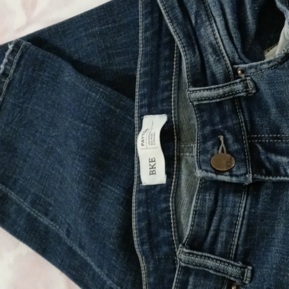 BKE "Payton" slight distressing size 26 x 31 1/2